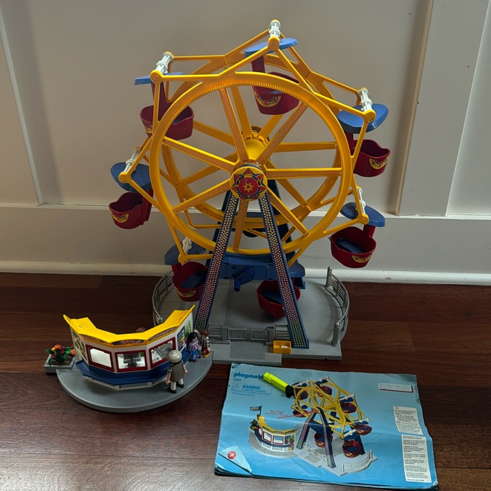 Playmobil 5552 Summer Fun Ferris Wheel with working lights